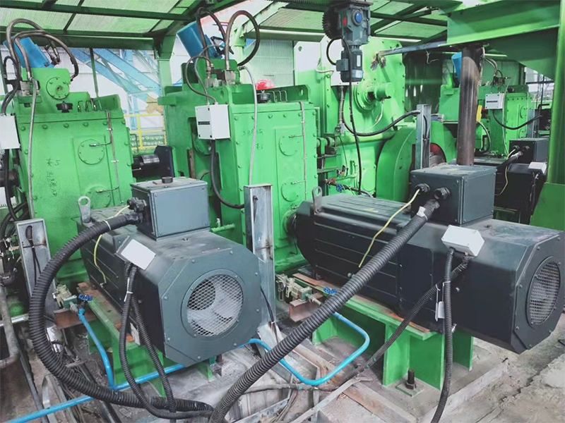 _0003_YJP Motores CA para M&aacute;quina de Pl&aacute;stico 1